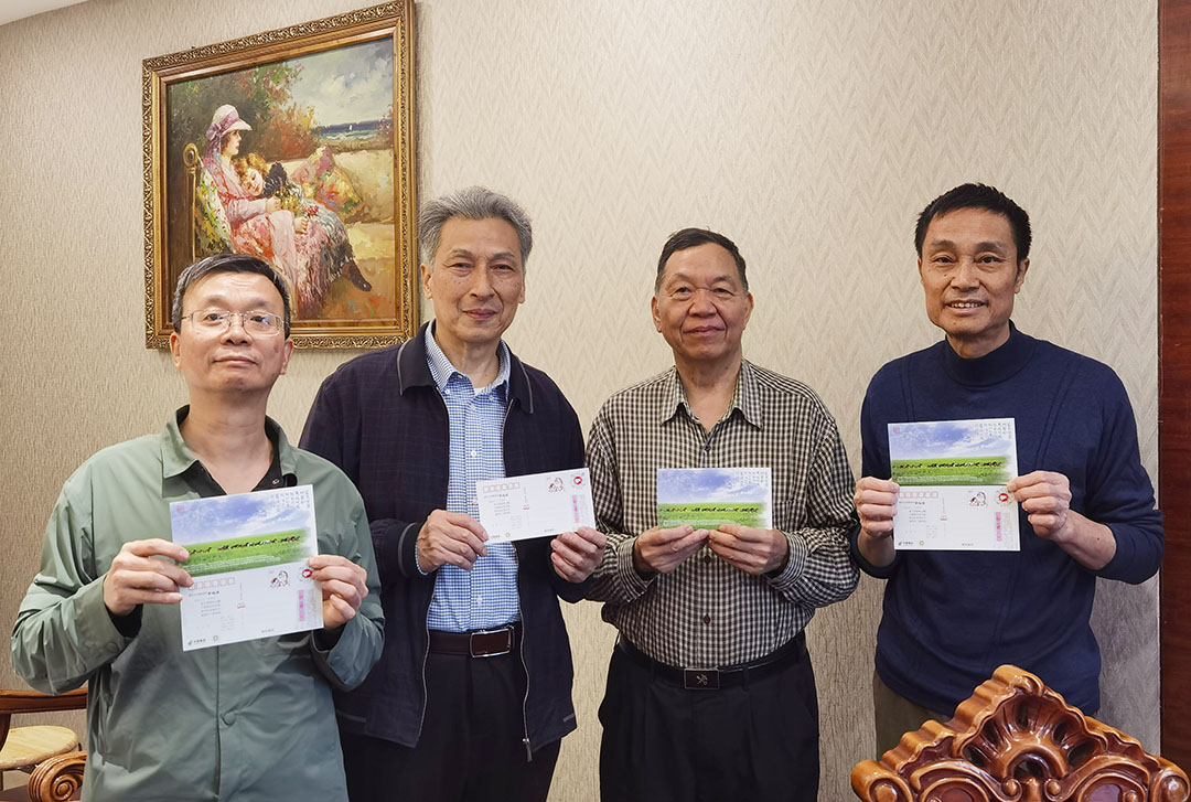 “百骏图”摄影题材贺年邮资明信片面世